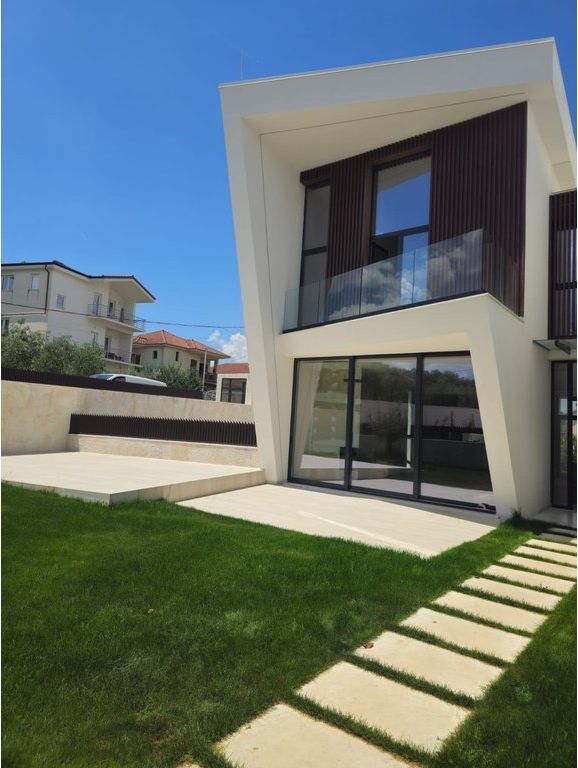 MODERN VILLA FOR SALE – MJULL -BATHORE, TIRANA! 780,000 € Total Area 471m2