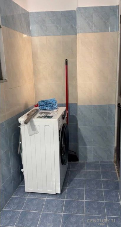 Jepet me qira Apartament 2+1 te Rruga 5 Maji prane Concord Center