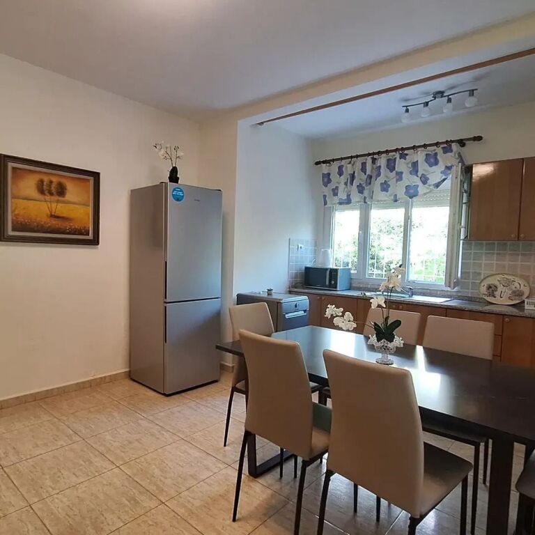 FOR RENT FIRST FLOOR OF A PRIVATE HOUSE, HOTEL MONDIAL, 21- DHJETORI, TIRANE