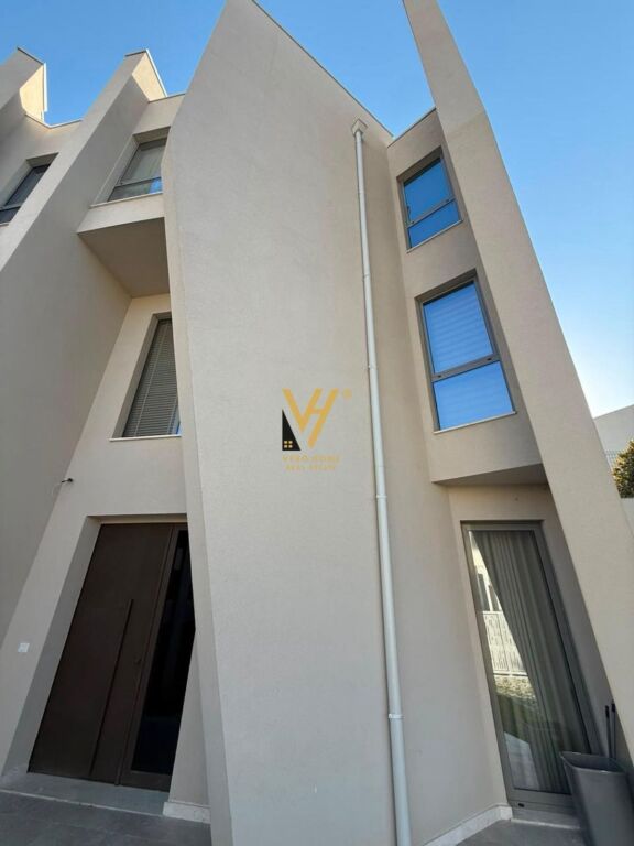 TWO-STORY VILLA FOR SALE AT GREEN VALLEY, DRY LAKE  400,000 LEKE