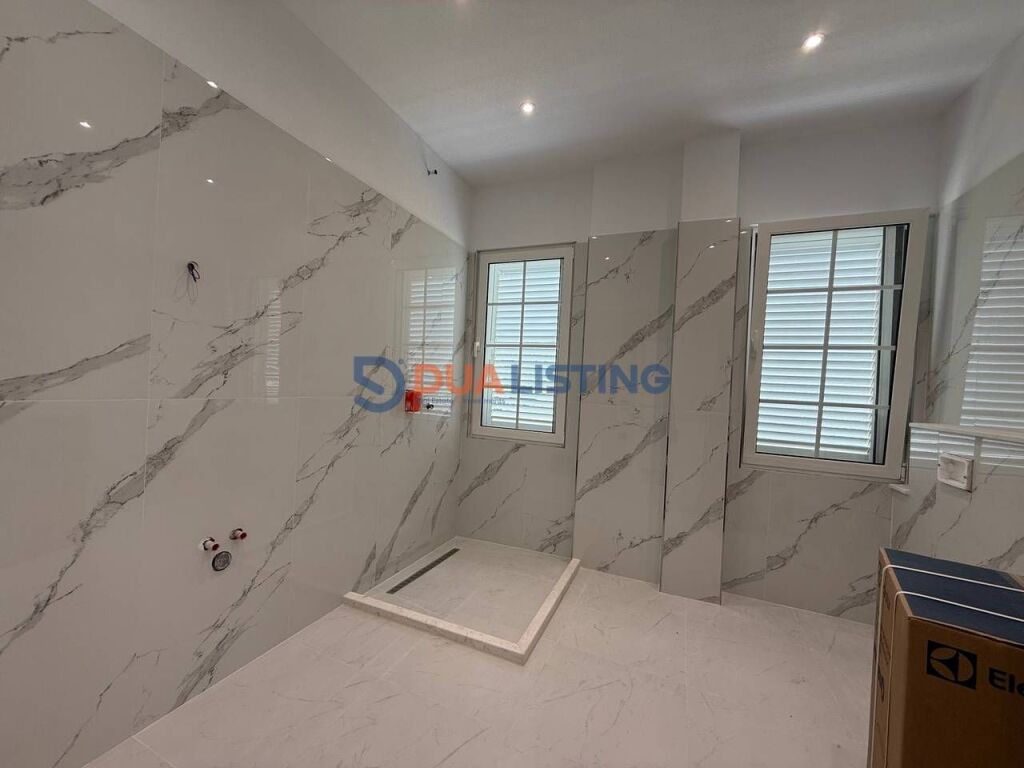 Japim me qira Apartament 4+1 per banim ose zyra ne Paskuqan!