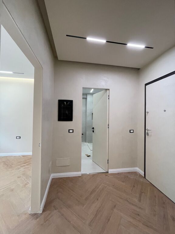 Super Appartamento 2+2+1 con balcone in vendita Vicino alla ex Esposizione