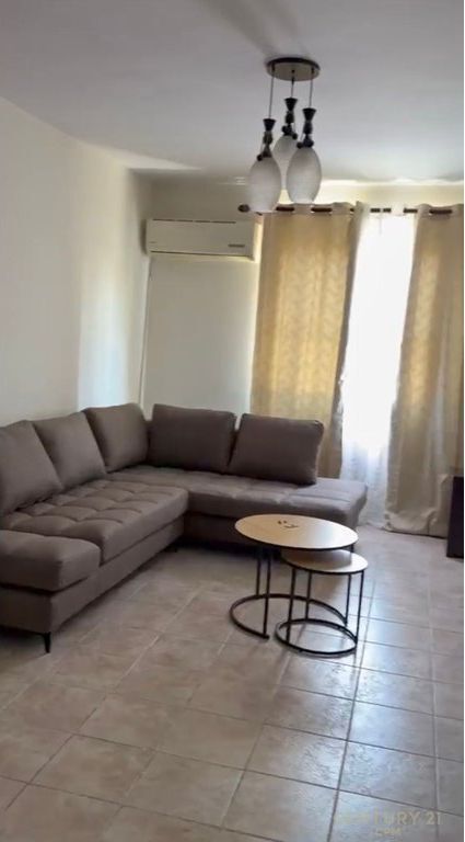 Jepet me qira Apartament 2+1 te Rruga 5 Maji prane Concord Center