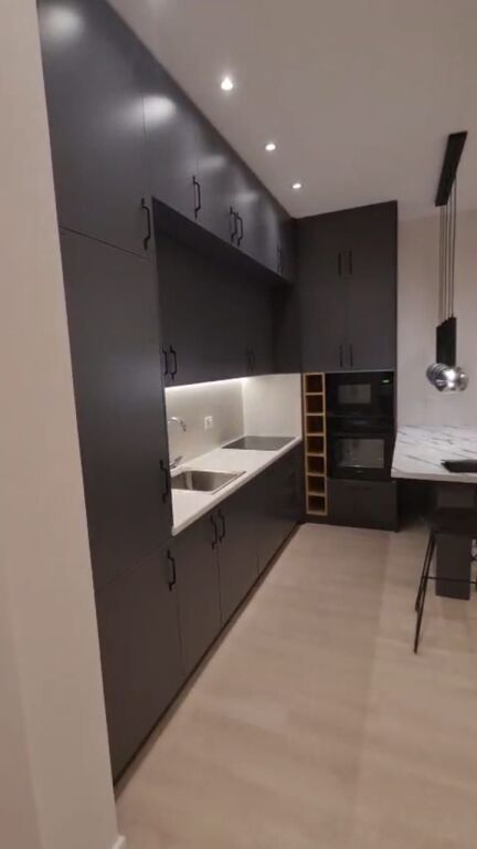 Shitet, Apartament 1+1, Shkolla e Kuqe, Tirane. - Widok 3