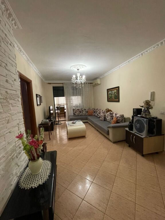 Rent, Apartment 2+1+2, 5 Maj Street, Tirana . Empire71258