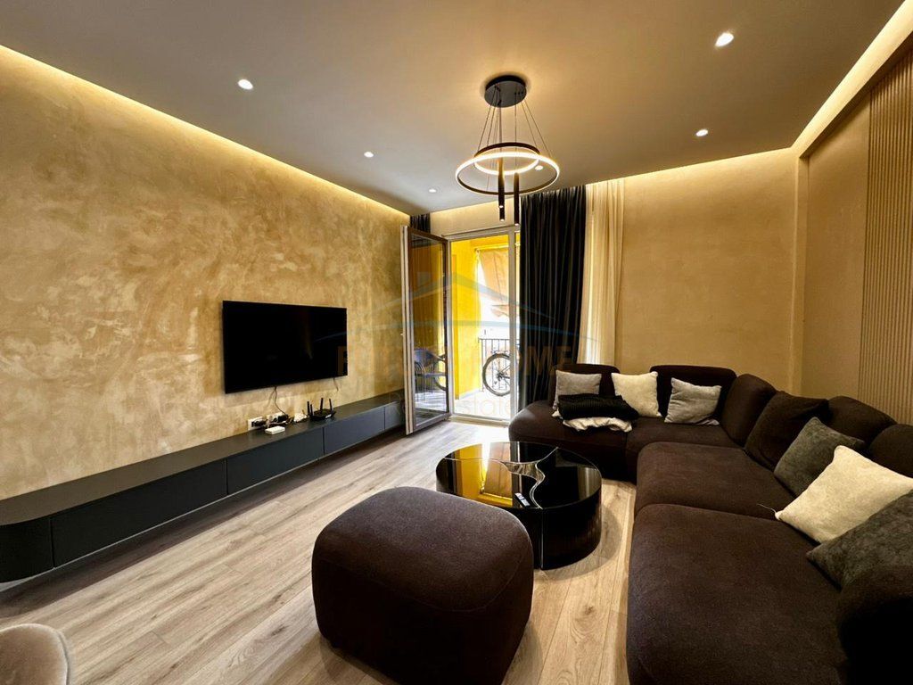 For sale 2+1+2+Parking, Grand Gallery Complex. PRM64282
