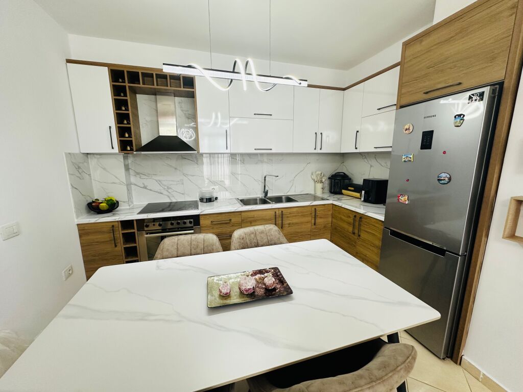 Shitet Apartament 2+1+1 Ballkon
