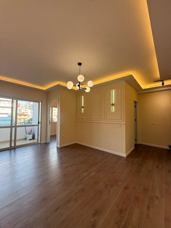 Shitet Apartament 2+1+2 në Ish Rajon, Lagja 6- Durres!