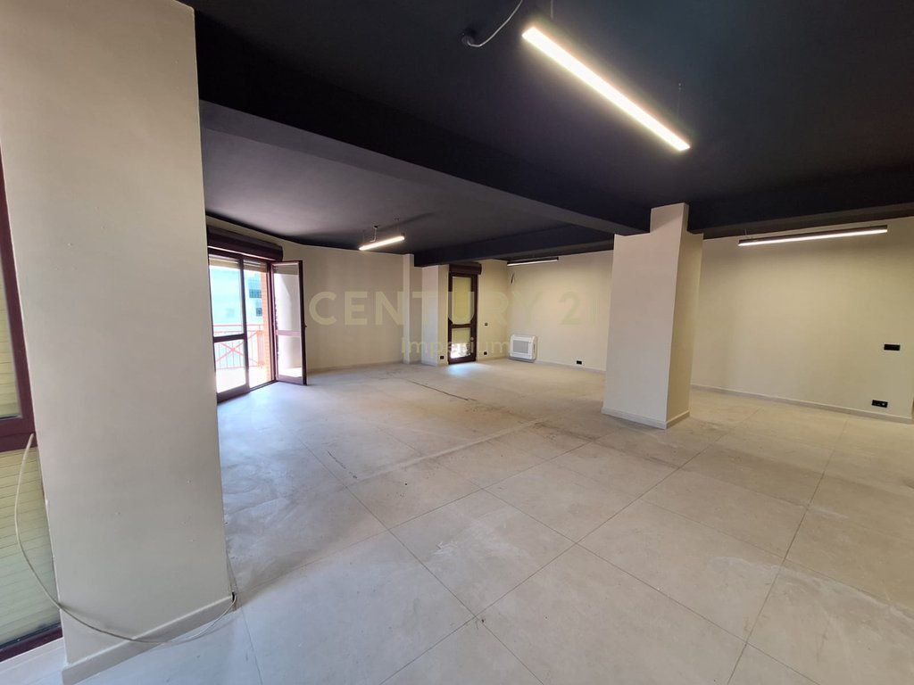 Open Space Office 150 m² for Rent in Torre Drin!