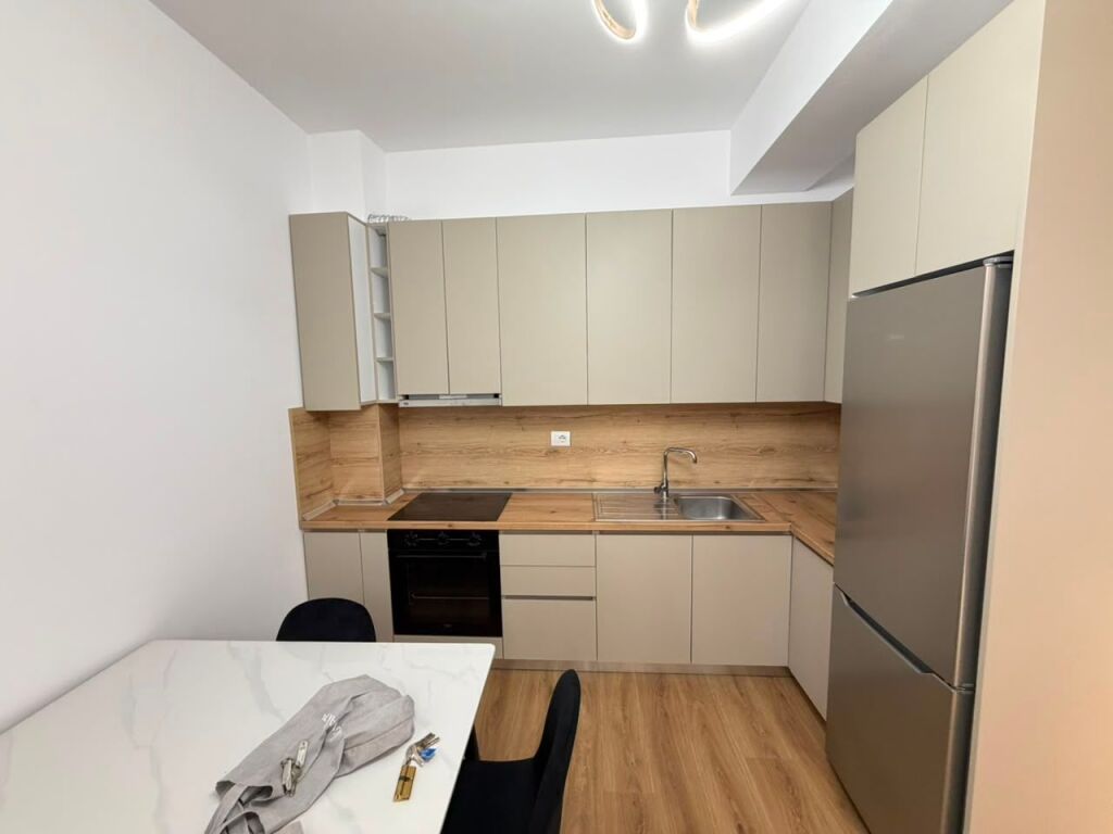 🏡 Apartment 1+1 for rent  📍 Location: Ali Demi, Kaimi Complex💰 Price: 40,000 Lek/month