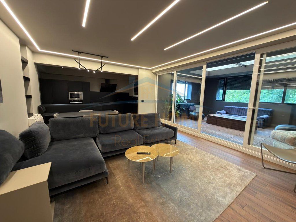 In vendita 3+1++3+2 Posti auto, Residenza Long Hill, TEG. ELT71124