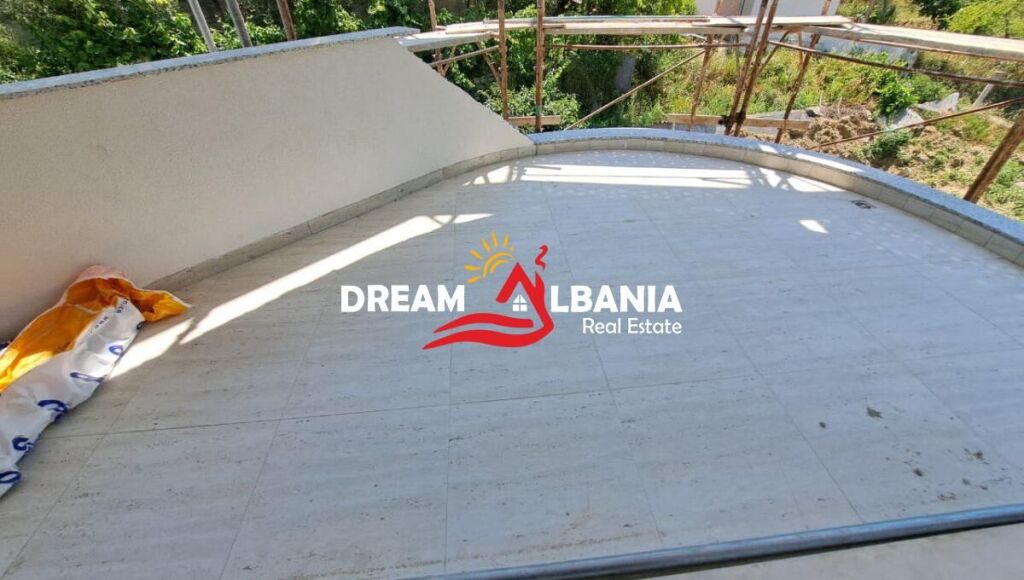 Duplex 3+1 in vendita vicino al Lago Secco vicino al Radisson Hotel a Tirana (ID 5131001)