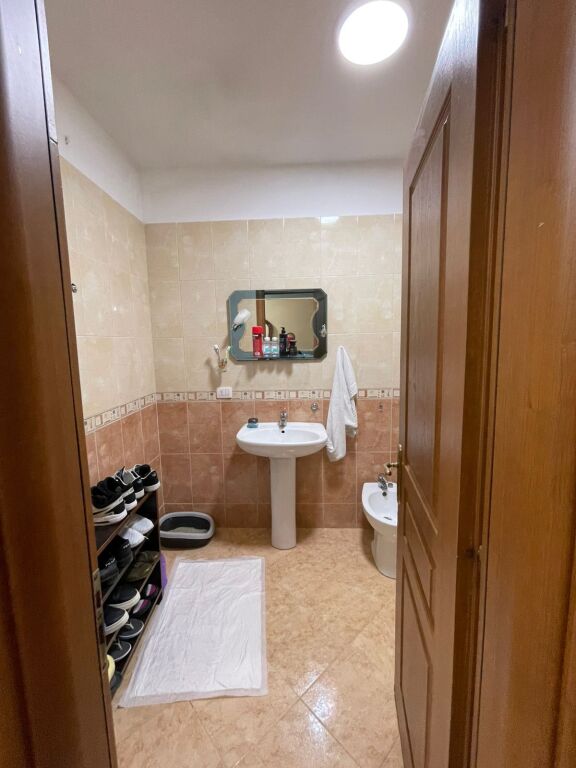Rent, Apartment 2+1+2, 5 Maj Street, Tirana . Empire71258