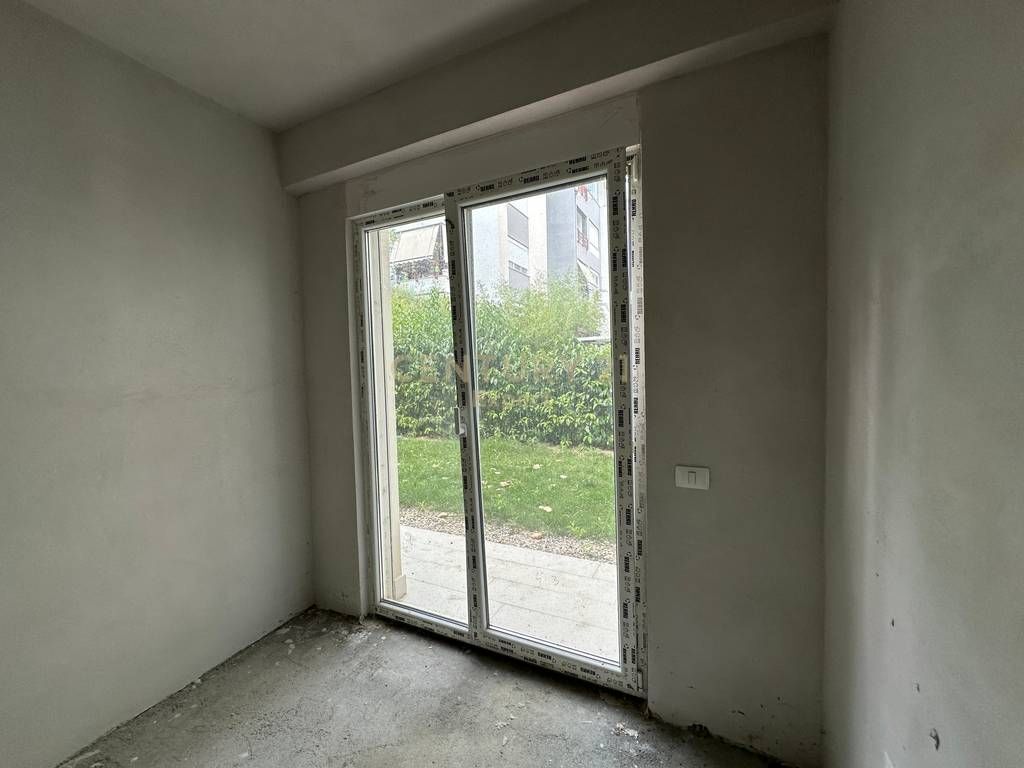 For sale 3+1+2+ yard dry lake