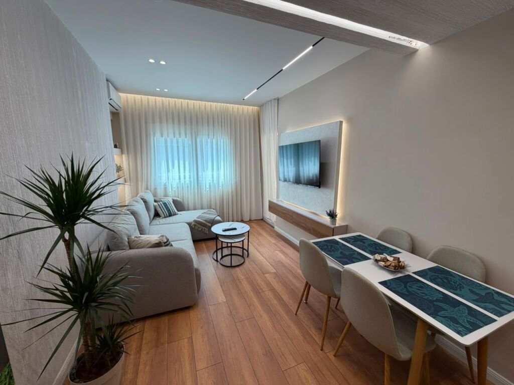 We sell a 1+1 apartment invested-Pazari i Ri!