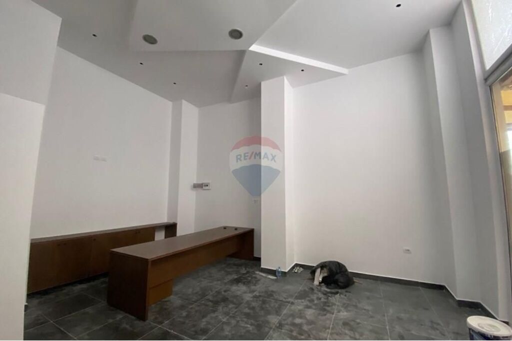 Dyqan - Për Shitje - Pallatet e Verdha, Tiranë(ID: 530171096-58)