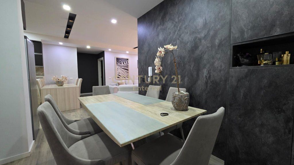 Apartament 2+1+2 per shitje ne Vlore, Rruga Transballkanike
