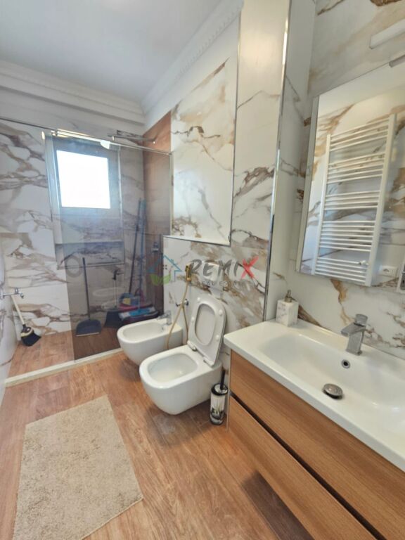 SHITET SUPER APARTAMENT 2+1 ME PAMJE DETI, RROTA E KUQE, PLAZH - DURRËS