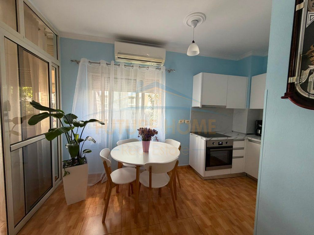 Rent, Apartment 1+1, Barrikadave Street, Tirana. 650 €