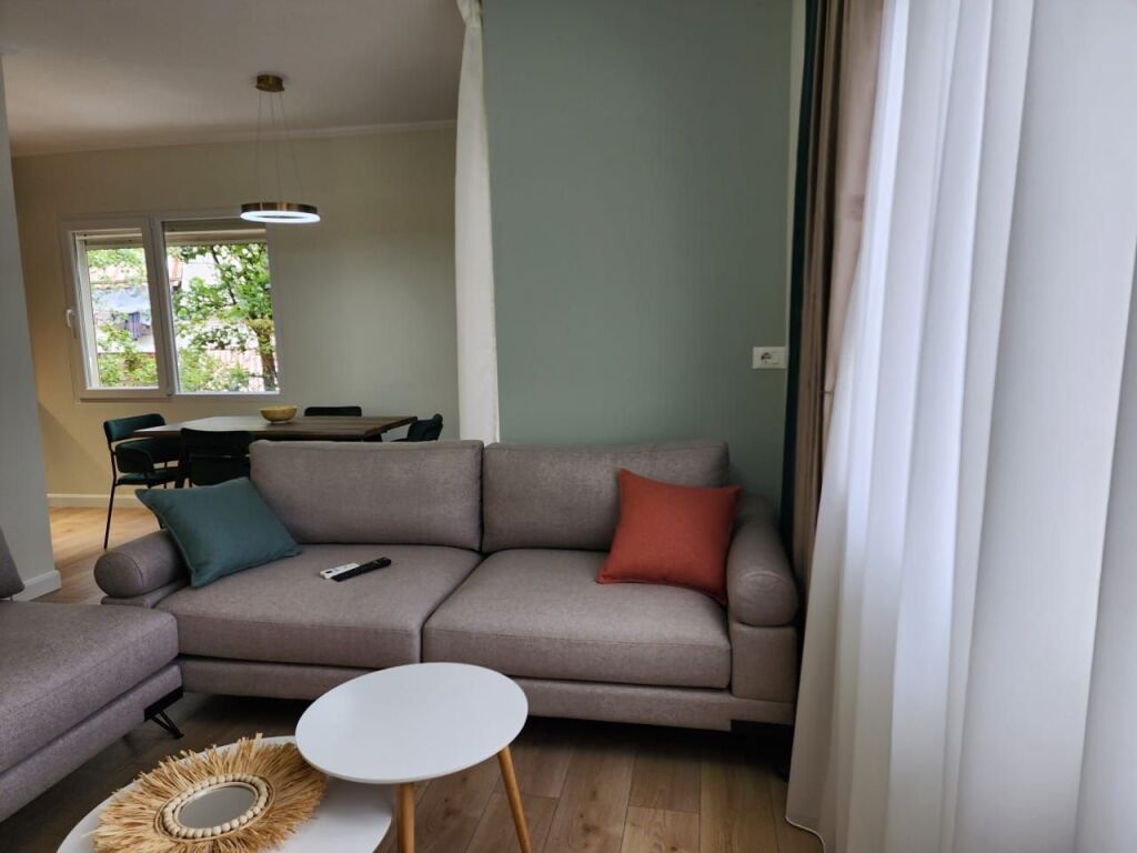 Apartament 2+1 Komuna Parisit prane Kristal Center