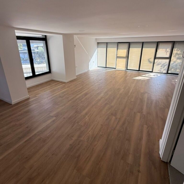 🏢✨ BUSINESS BUILDING FOR RENT – TIRANA–DURRËS HIGHWAY ✨🏢