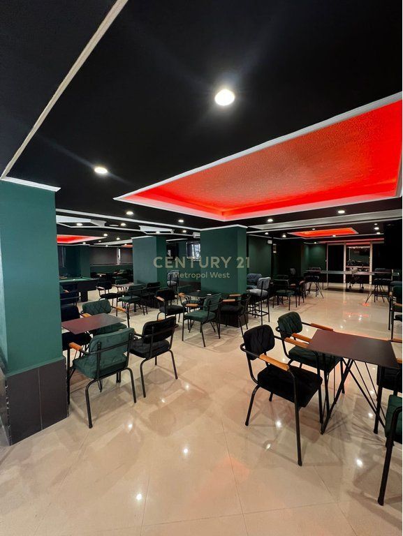 Shitet Bar-Kafe ne Shengjin