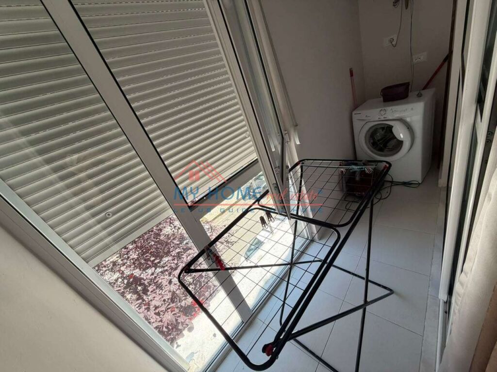 Apartament 2+1 me Qera Rruga e Barrikadave ne Tirane