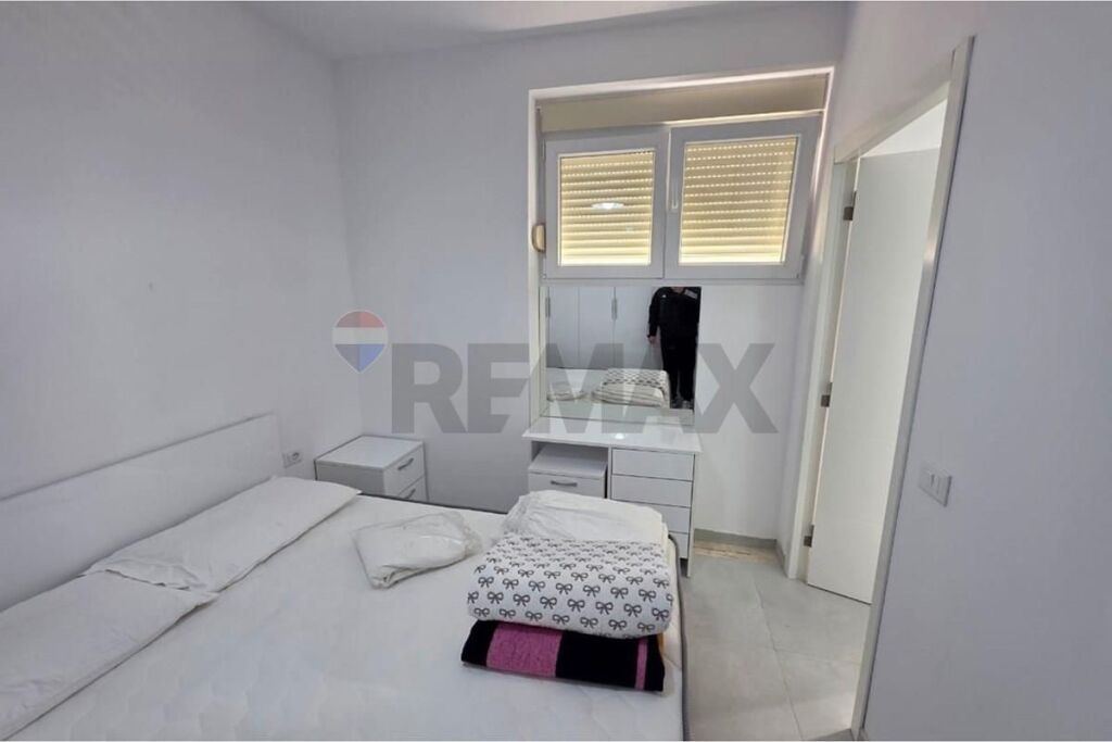 Apartment - For Rent - Botanical Garden, Tirana