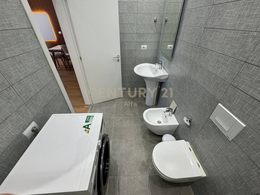  Jepet me qira apartament luksoz 2+1+2 në Zogun e Zi!
