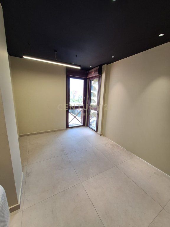 Open Space Office 150 m² for Rent in Torre Drin!