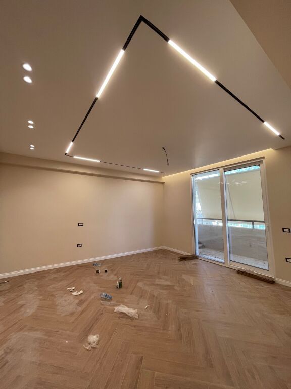 Super Appartamento 2+2+1 con balcone in vendita Vicino alla ex Esposizione