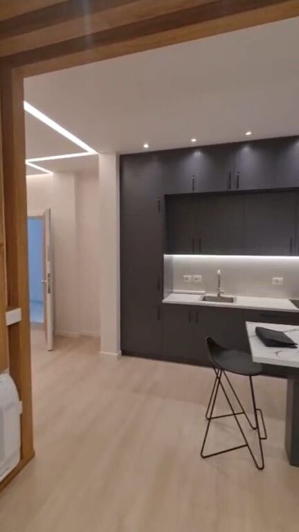 Shitet, Apartament 1+1, Shkolla e Kuqe, Tirane. - Widok 2