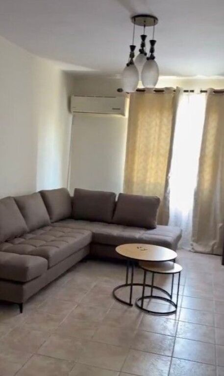 Jepet me qira Apartament 2+1 te Rruga 5 Maji prane Concord Center