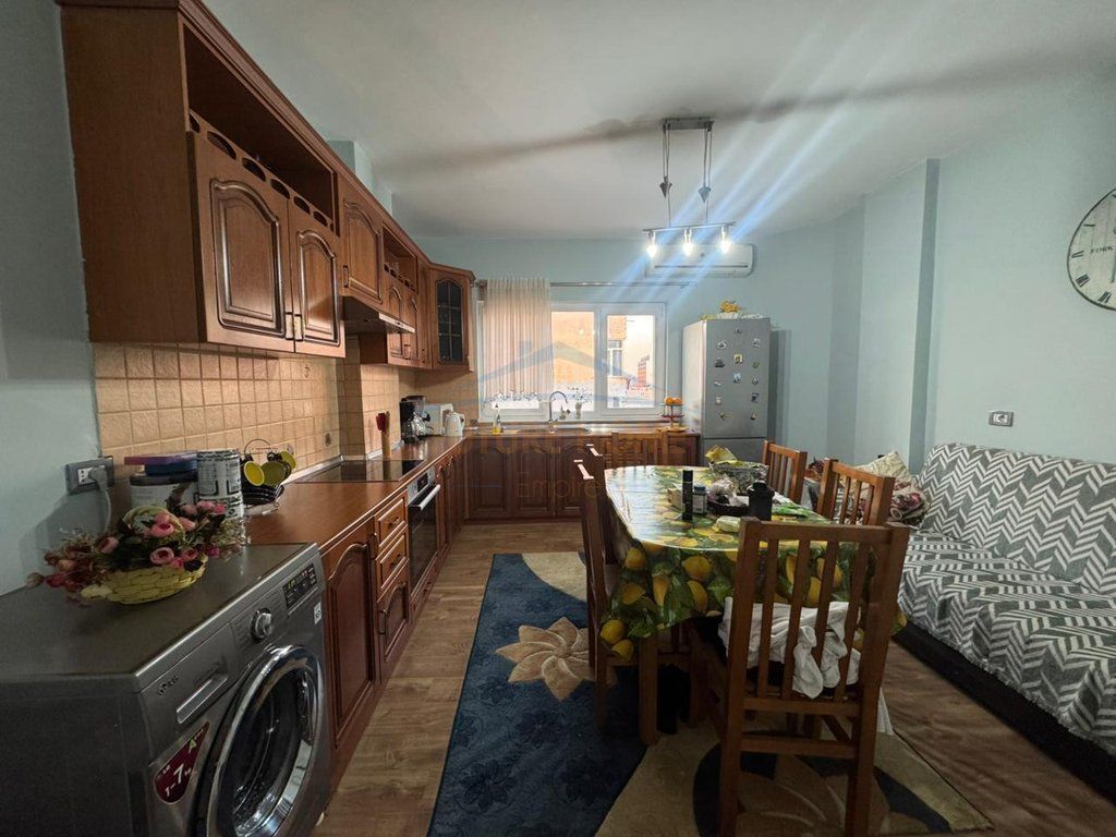 For sale, 2+1 Apartment, Jordan Misja. Empire61101