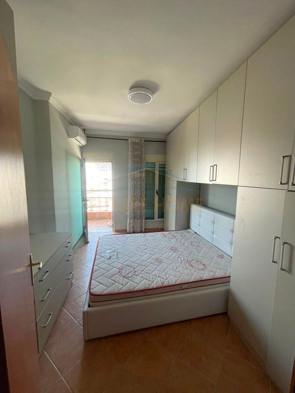 Qera, Apartament 2+1+2, Rruga "Jordan Misja", Tirane 650 €