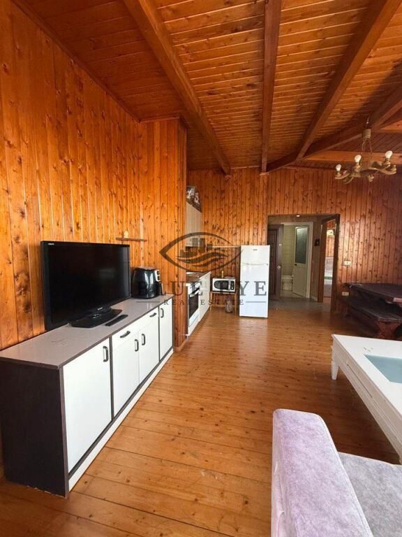 Shitet Apartament 1+1 pranë Majestic – Vetëm 200 m nga deti!