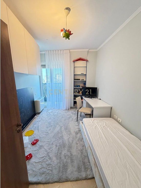 🏡 Jepet me qira apartament 2+1 në zonën e 21 Dhjetorit, pranë Joena Market