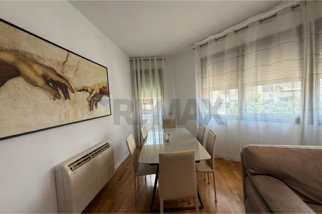 Apartment 2+1+2+Parking for rent Barrikadave Street