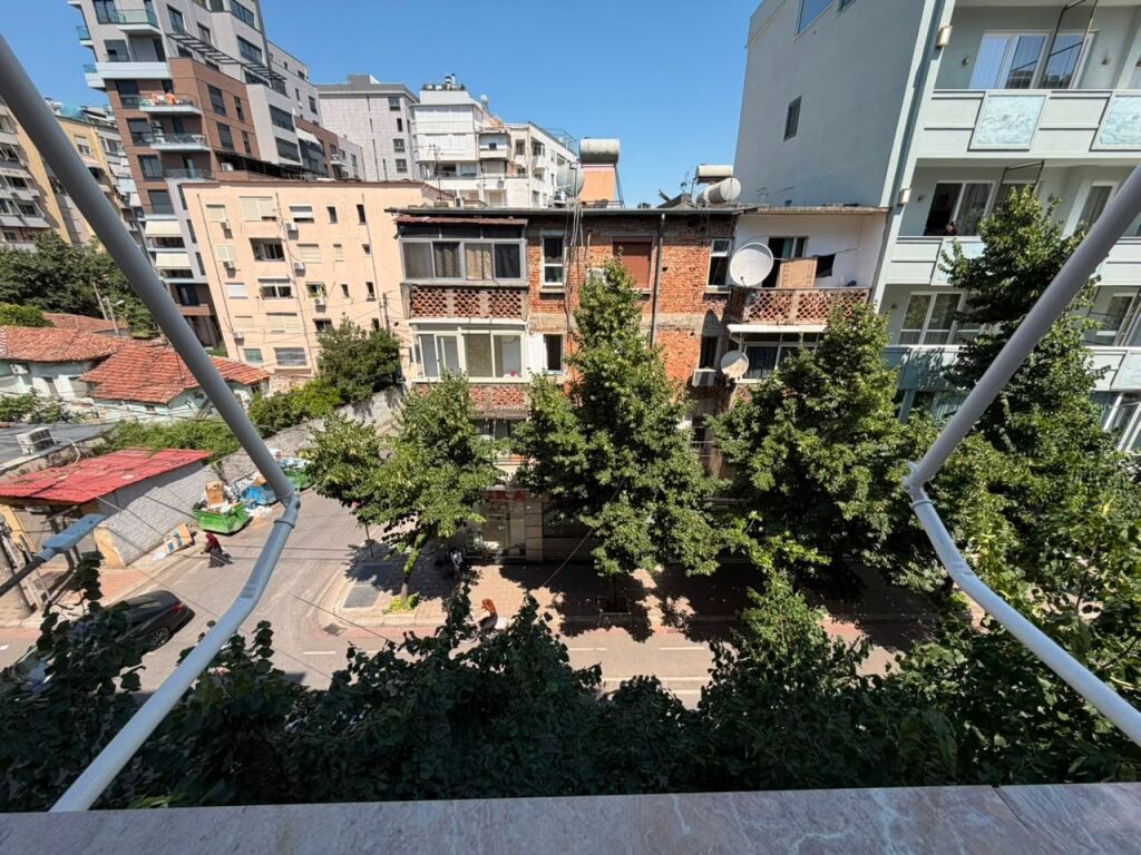 🏡 Studio apartment for sale – Pazari i Ri