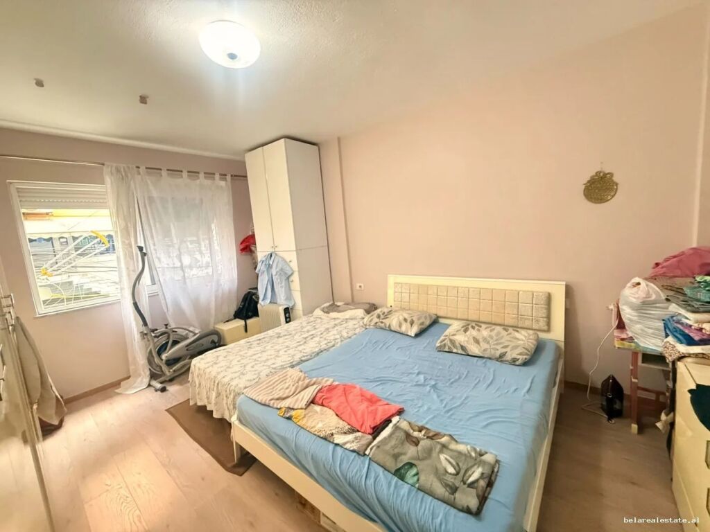 Apartament me qera 2+1 tek Komuna e Parisit (ID B2201974) Tirane