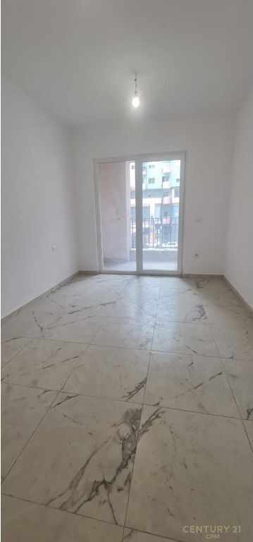 €400 Office for rent 📍 Aura Complex, Laprake!