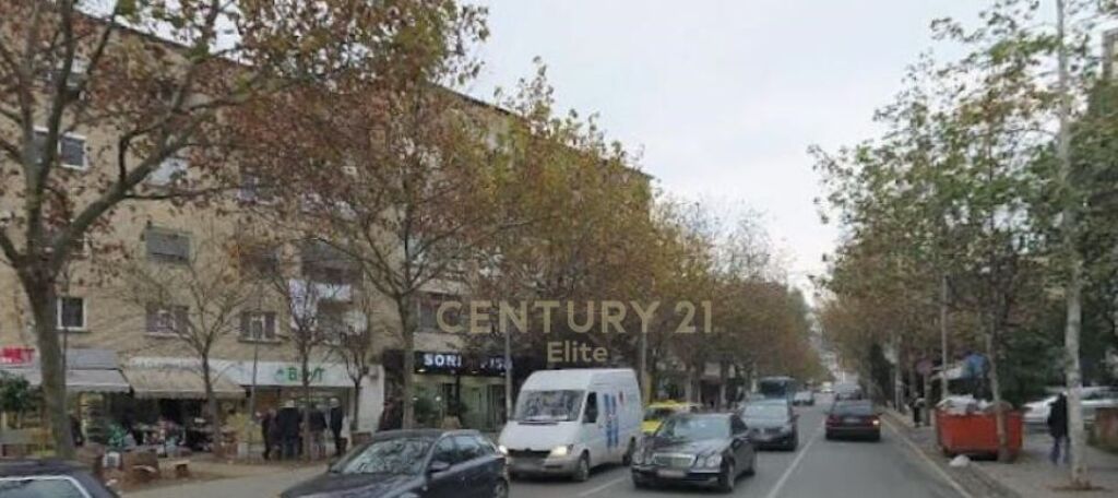 Apartment 2+1 for sale near Varri i Bamit!