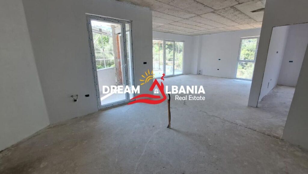 Duplex 3+1 in vendita vicino al Lago Secco vicino al Radisson Hotel a Tirana (ID 5131001)