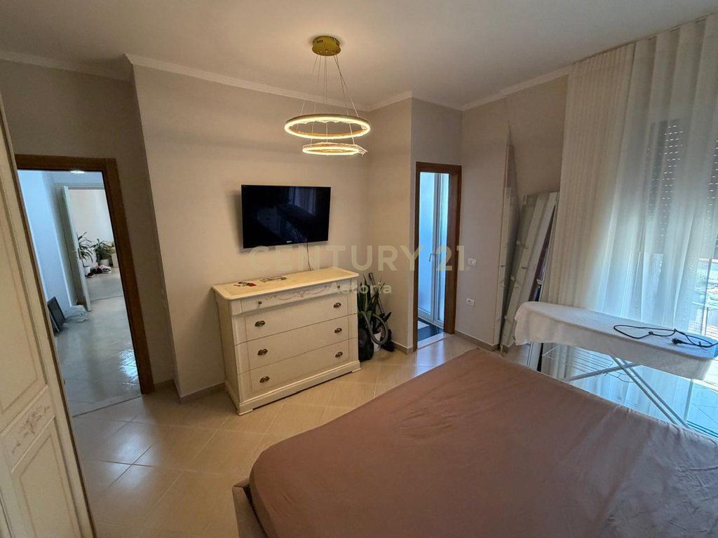🏡 Jepet me qira apartament 2+1 në zonën e 21 Dhjetorit, pranë Joena Market