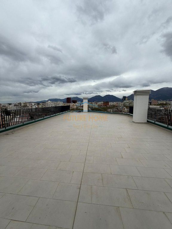 APPARTAMENTO 3+1+2 IN VENDITA A WHITE CLOUD COMUNE DI PARIGI