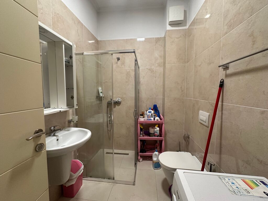 Apartament 2+1 plus post parkimi prane Square 21