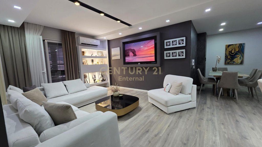 Apartament 2+1+2 per shitje ne Vlore, Rruga Transballkanike