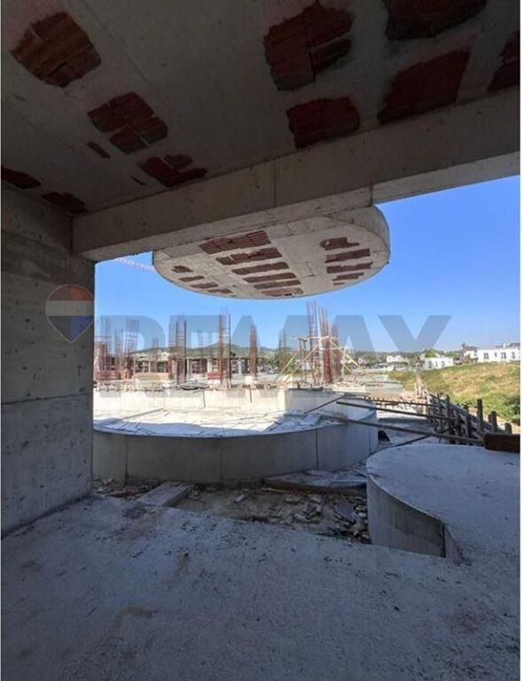 1000 ISHUJT, APPARTAMENTO 1+1 + POSTO AUTO
