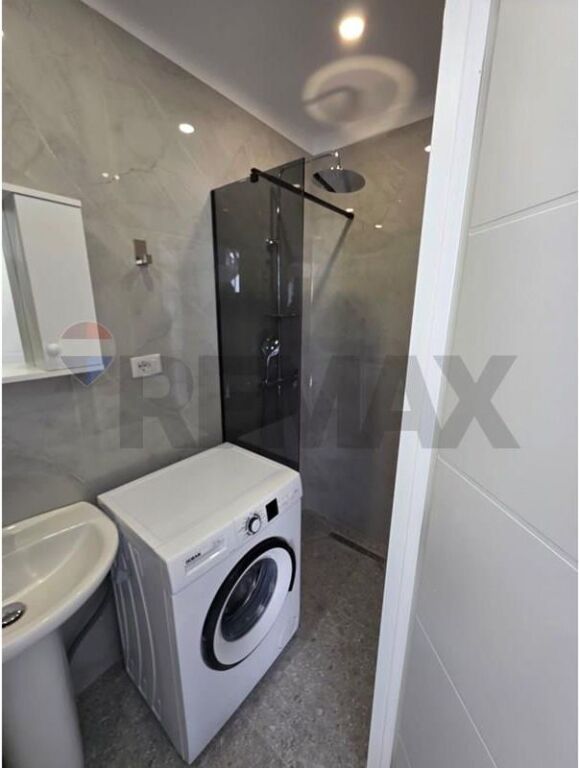 Apartment - For Rent - Botanical Garden, Tirana