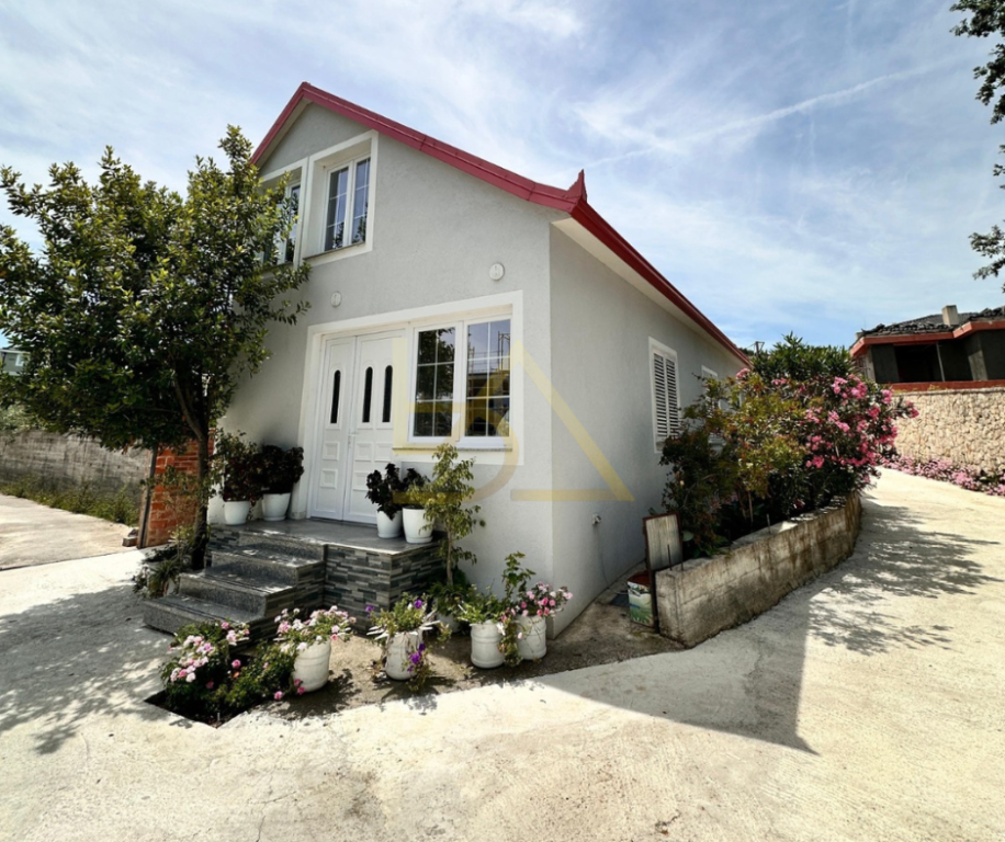 Villa Floor for Rent – Mjull-Bathore, Tirana